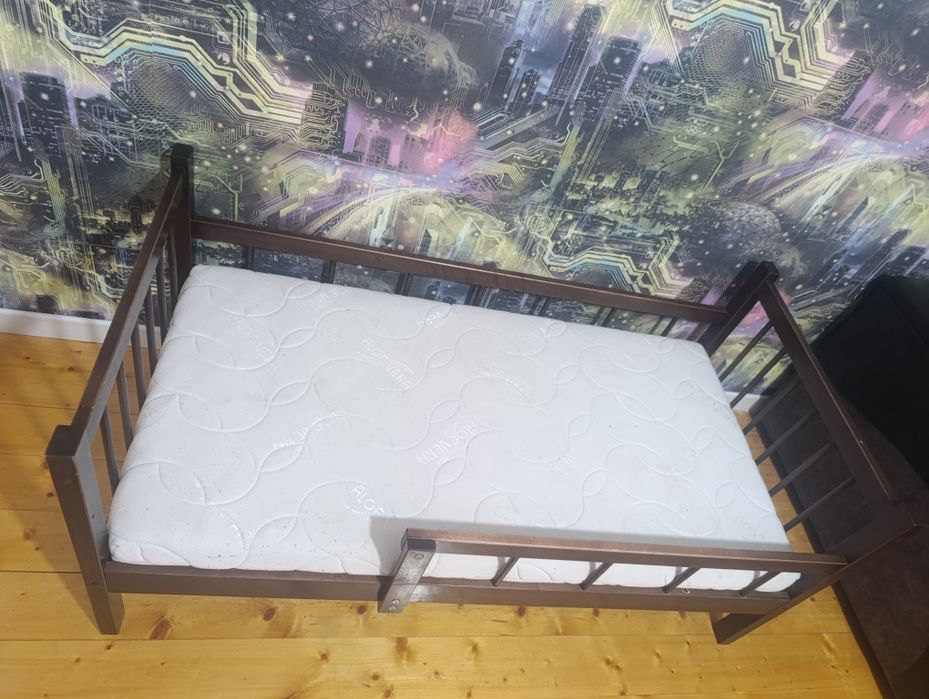 Продам детскую кроватку
