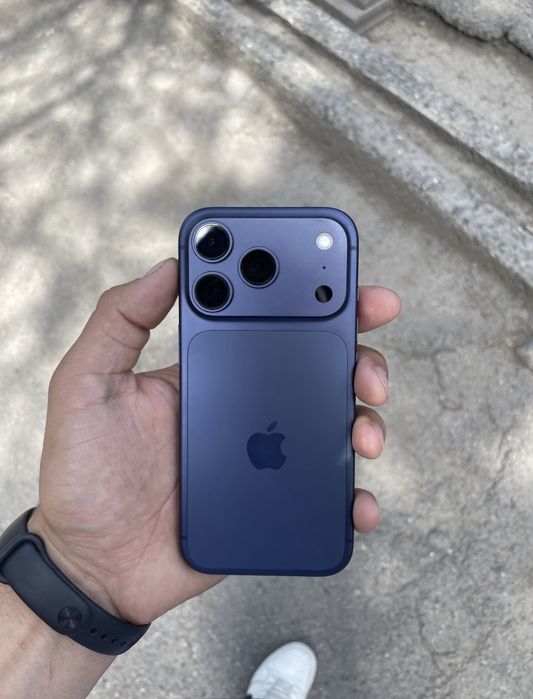 iPhone 17 pro blue 256gb