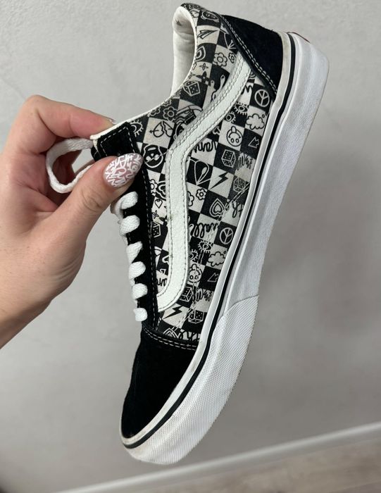 Продаю Оригинальные Кеды Vans б/у 42 размер