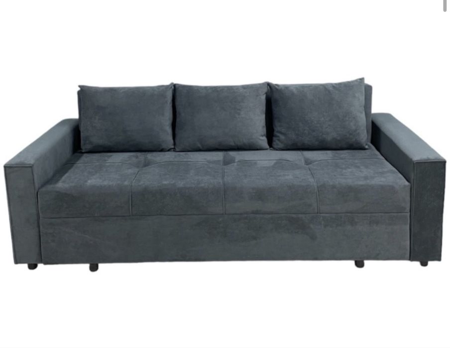 В продаже хороший диван