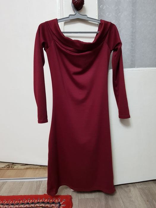Платье бордовое размер 44-46.