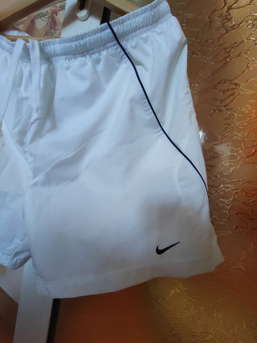 Къси панталони Nike номер ХL обличани веднъж