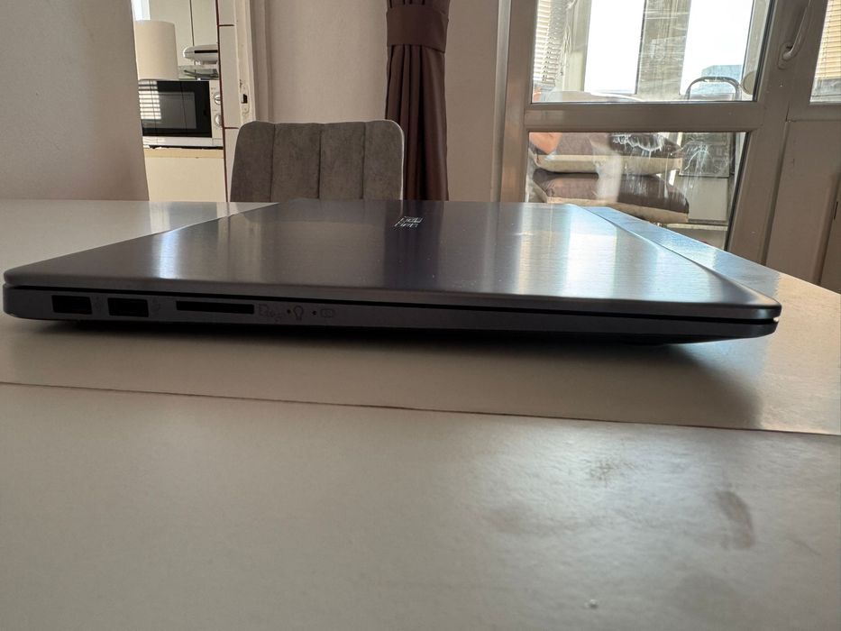 Asus VivoBook S15 S510U – i5-8250U, 8GB RAM, SSD 250GB, Full HD IPS