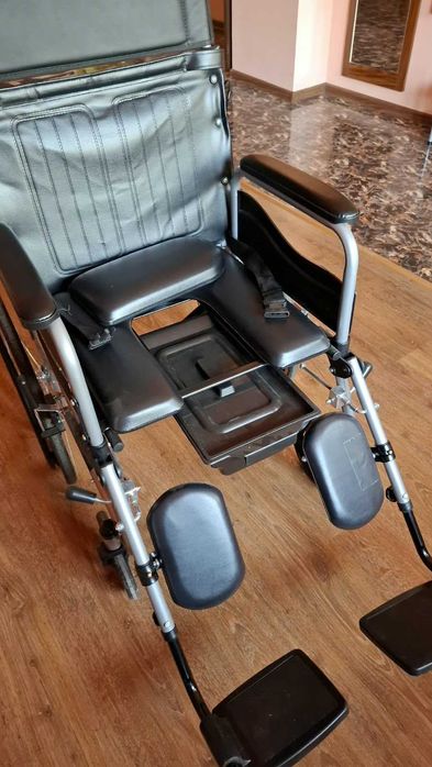 Scaun fotoliu persoane cu dizabilitati
