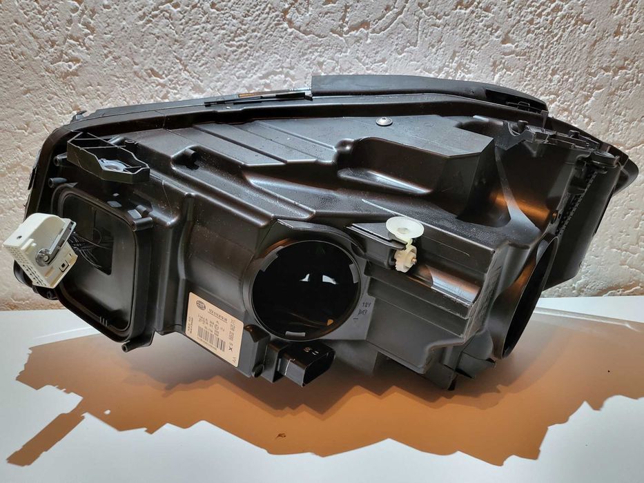 Mercedes-Benz GLA 2014 2017 FAR Cu Xenon Dreapta