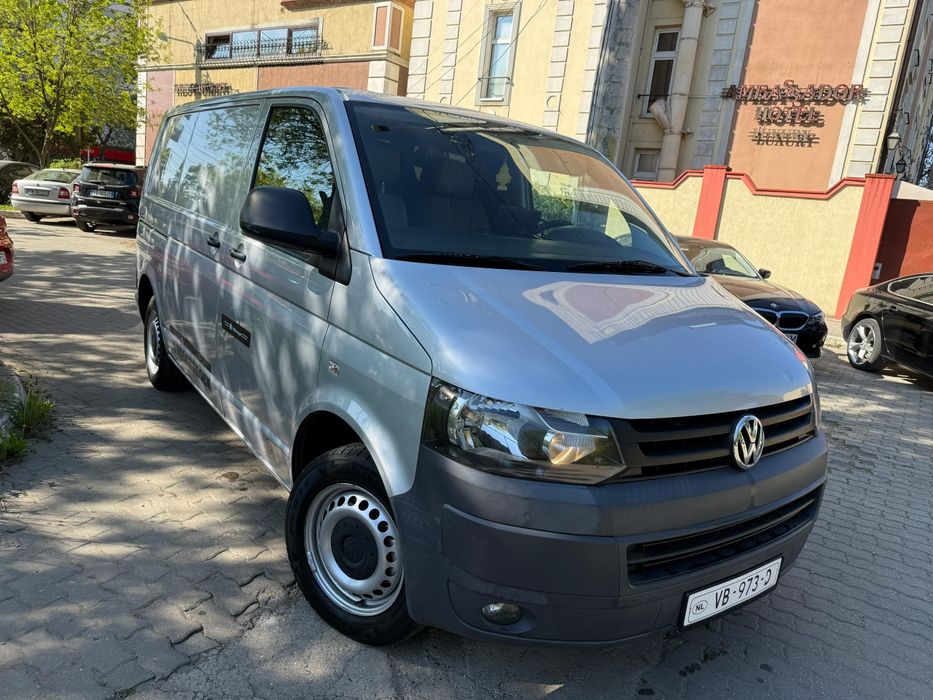 VW. Transporter mod 2014 Facelif Clima. Pilot.3 locuri +Marfa