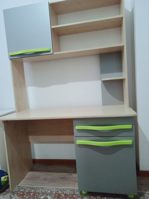 Продам школьный шкаф