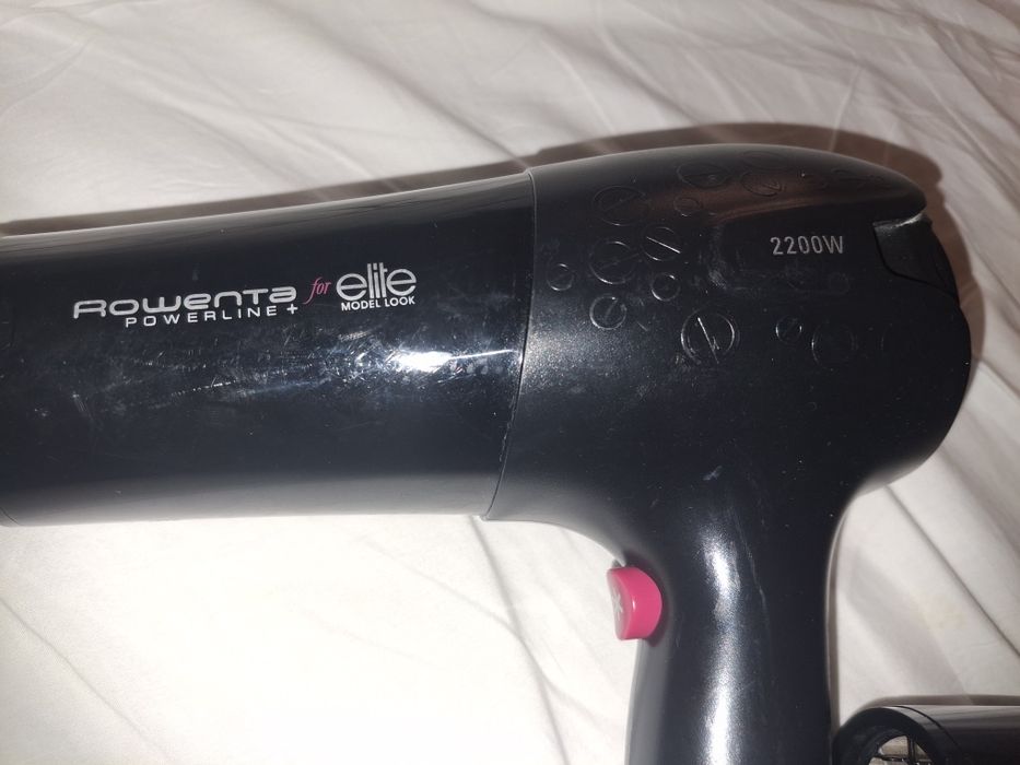Uscător de păr rowenta .elite