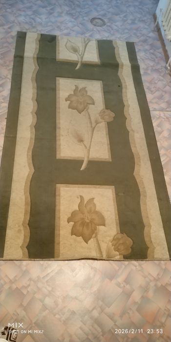 Ковёр / дорожка с цветочным рисунком — большой, практичный