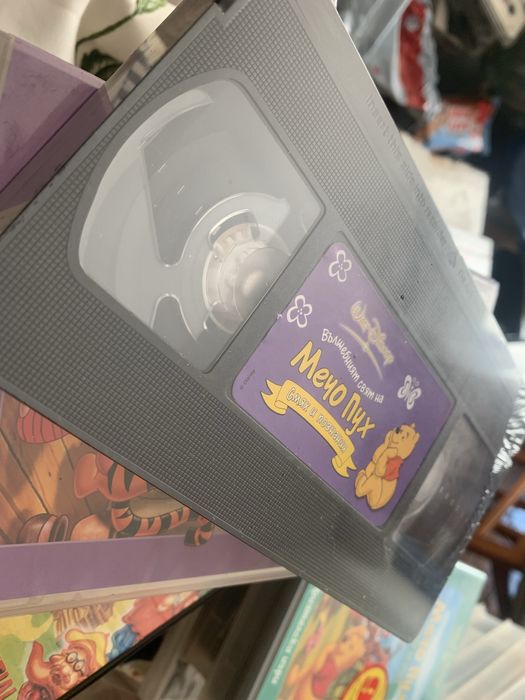 Нови видеокасети с обучителни филмчета