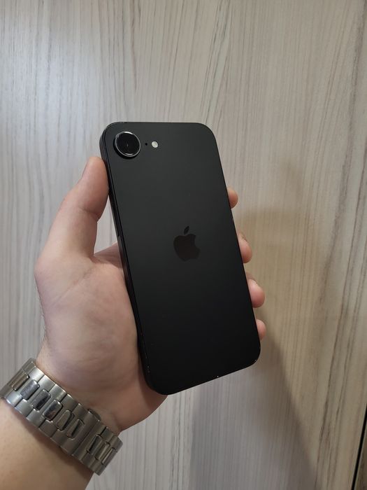 Айфон 16e 128гб черный