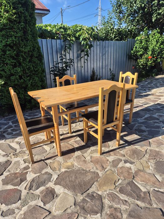 Mese și scaune lemn masiv