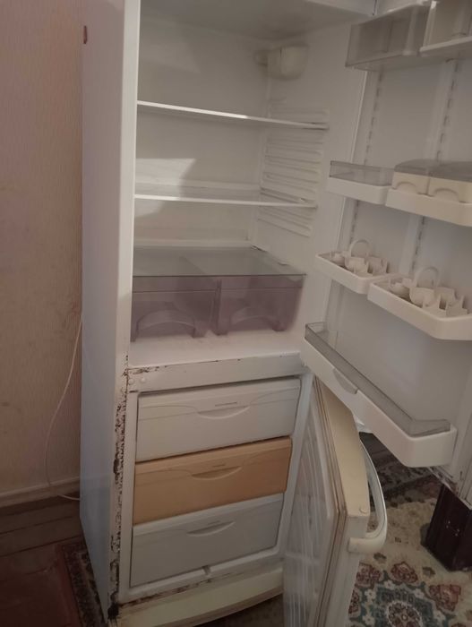 Холодильник двухкамерный Атлант б/у