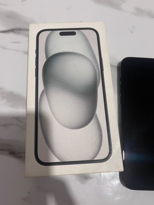 iPhone 15 plus black titan