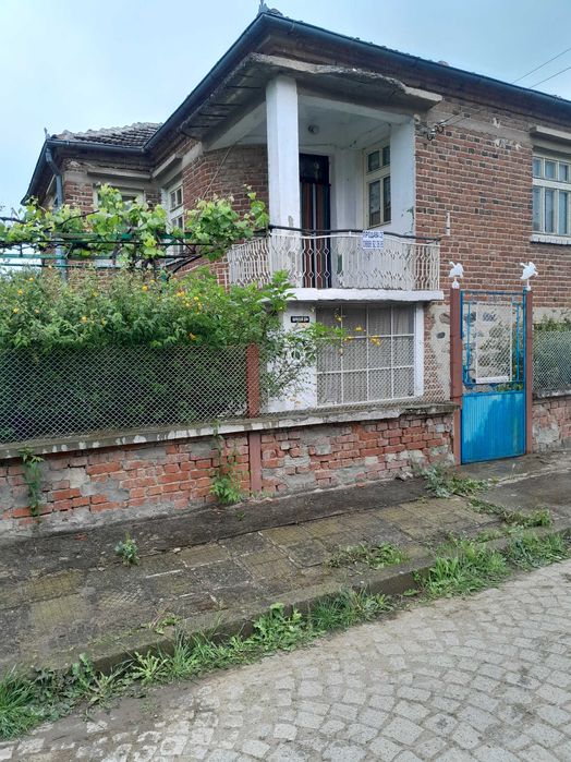 Продава се Къща в Средец - 70 кв.м за 393 €/кв.м - Снимка #1