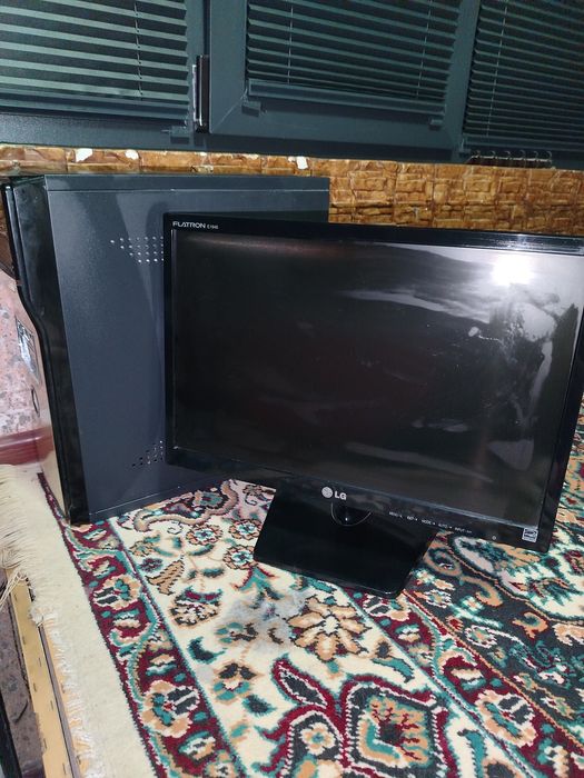 Компьютер манитор