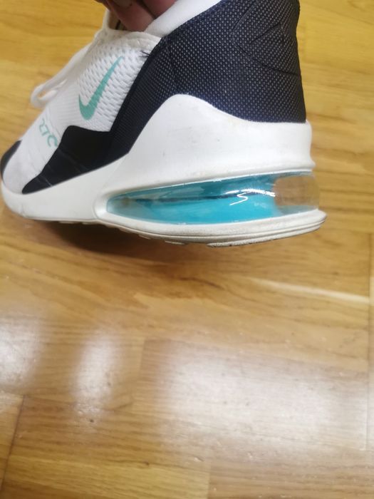 Adidași Nike Air 270