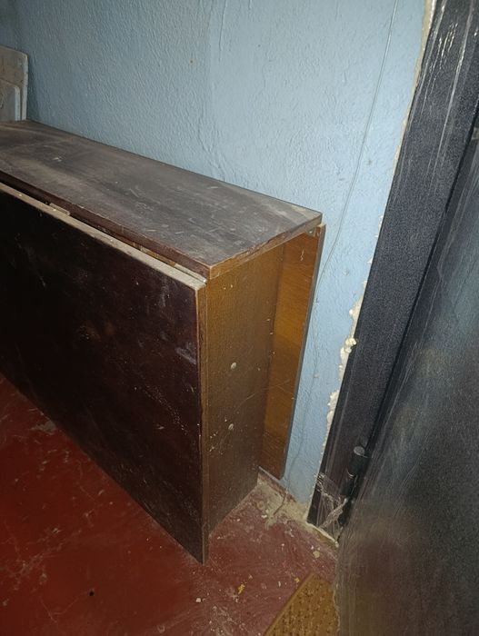 Стол-книжка отдам даром