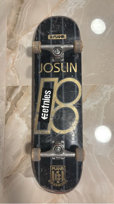 Skateboard plan b