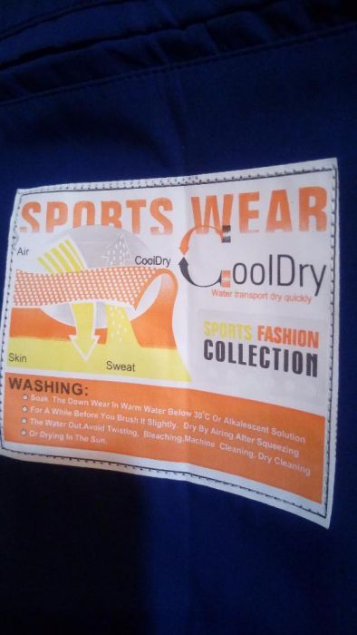 Продаю спортивный костюм!