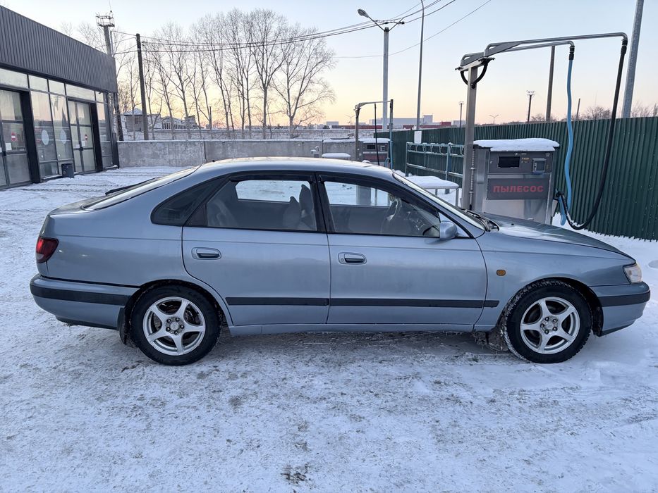 Toyota carina e
