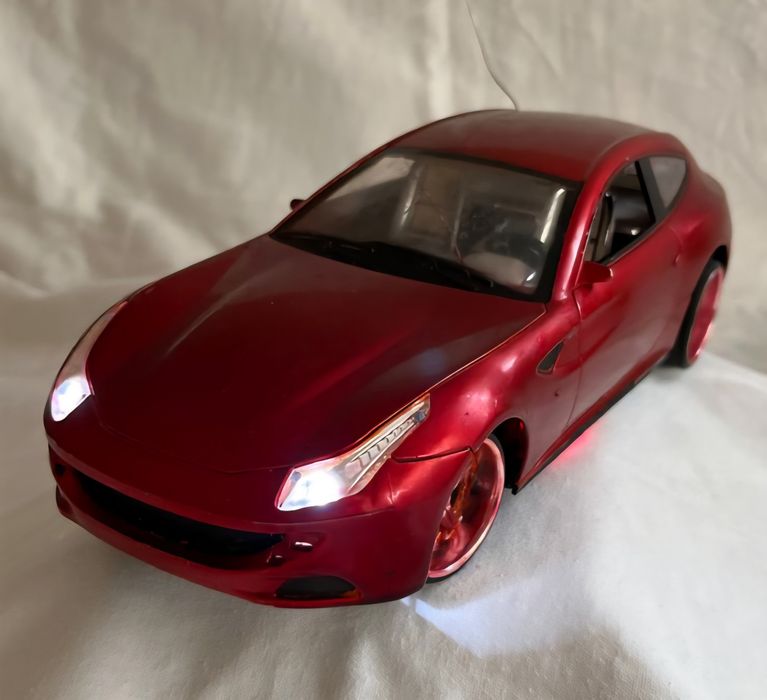 Продам машинку на радиоуправлении