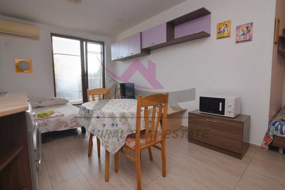 Дава се под наем Едностаен апартамент в к.к. Св.Св. Константин и Елена - 35 кв.м за 409 € - Снимка #1