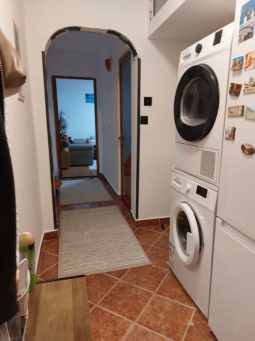 Apartament 3 camere semidecomandat