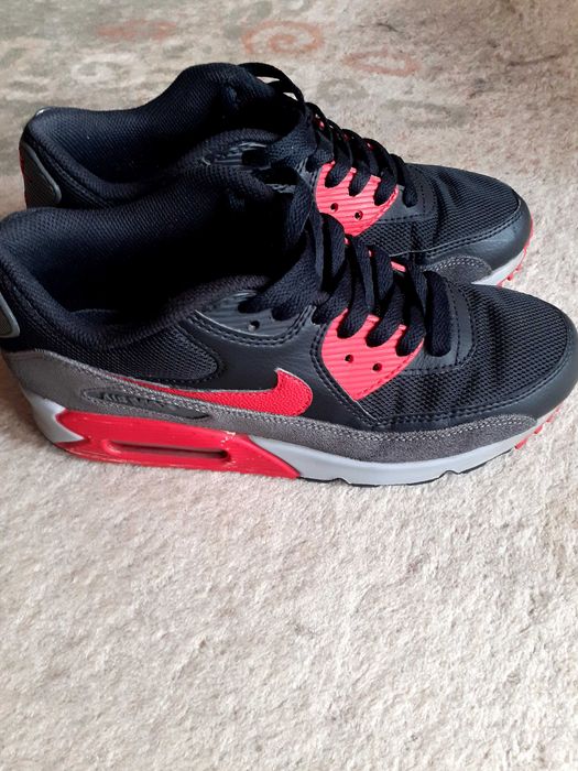 Дамски маратонки Nike Air Max 90 номер 38,5