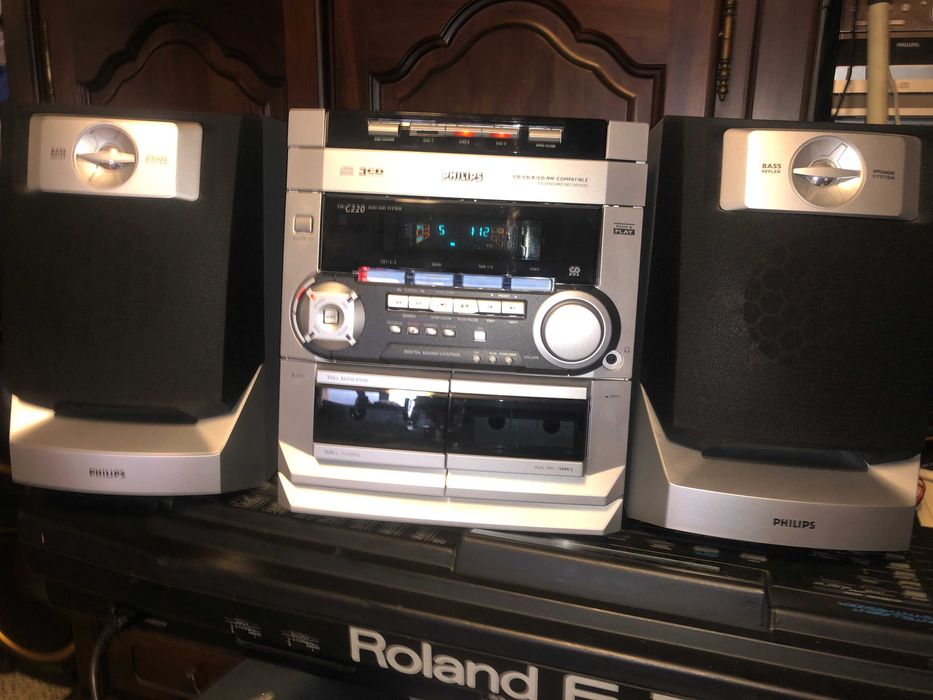 продавам стерео уредба филипс 3 диска