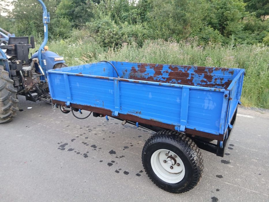 Remorca pentru tractor basculabila , recent adusa