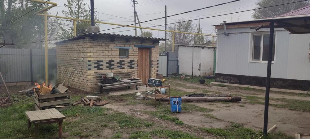 Продаётся квартира дом на два хозяина.