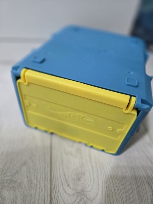 Писти Hotwheels по 5 евро бройката