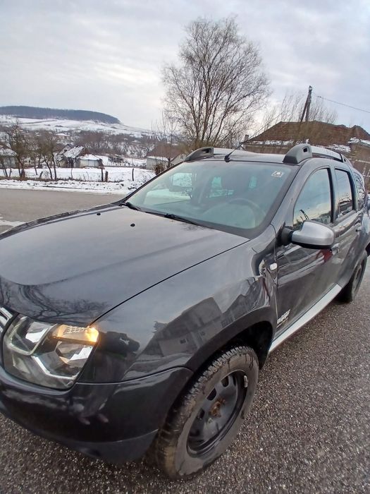 Vând Dacia Duster