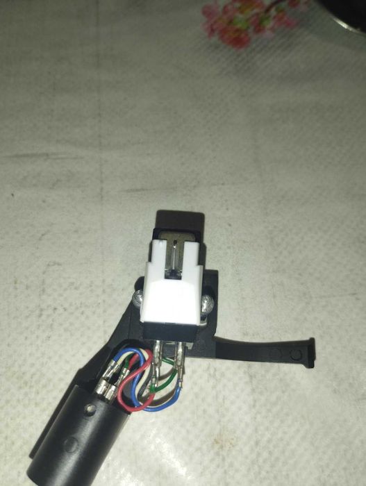 Грамофон LOEWE с нова игла