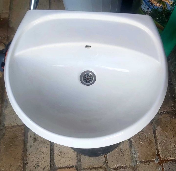 Нов умивалник Ideal Standard - 55 × 45 см