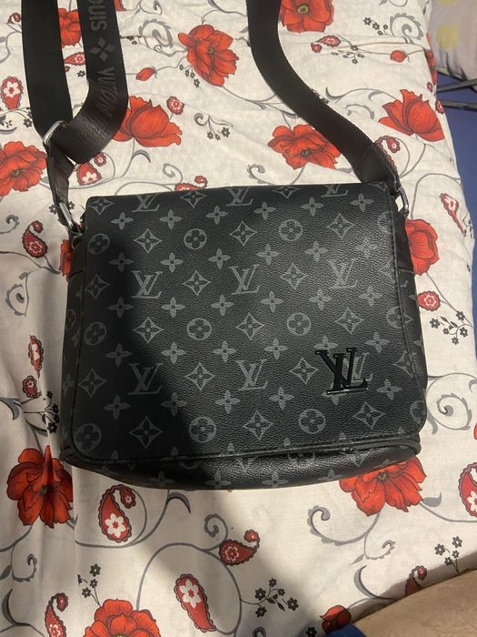 Borseta lv (purtata dar inca in stare buna)