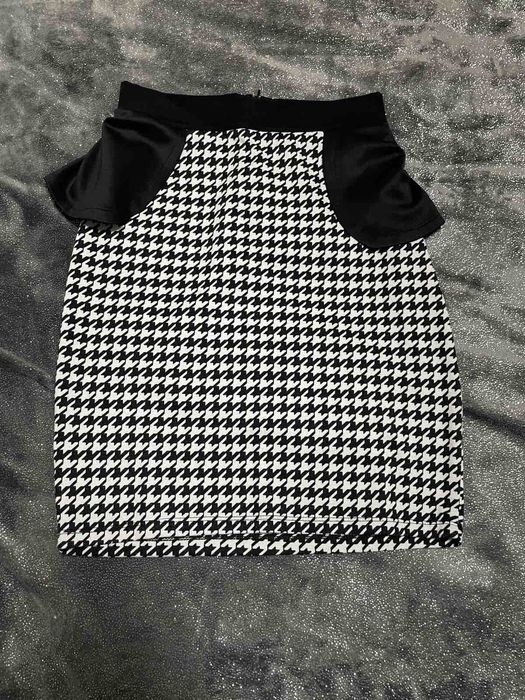 Официална двуцветна пола