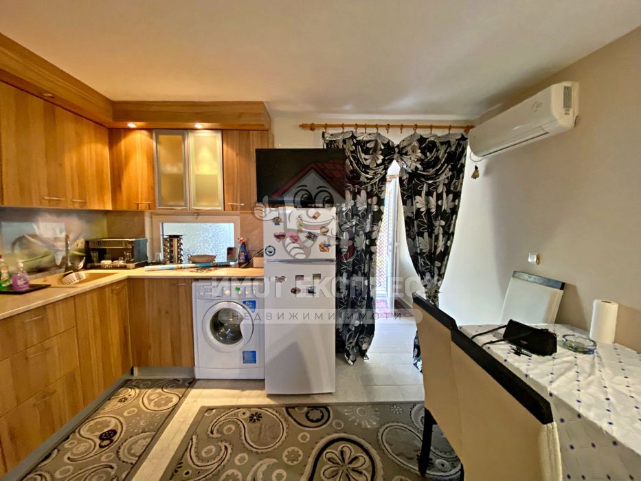 Продава се Къща в Асеновград - 70 кв.м за 6 €/кв.м - Снимка #2