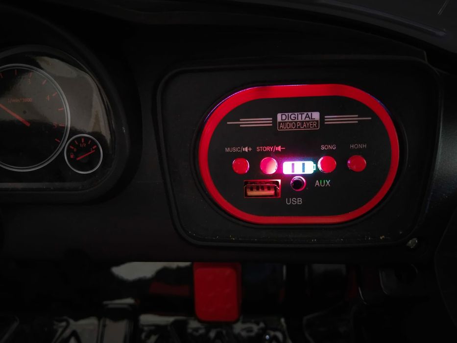 Электромобиль Лексус чёрный