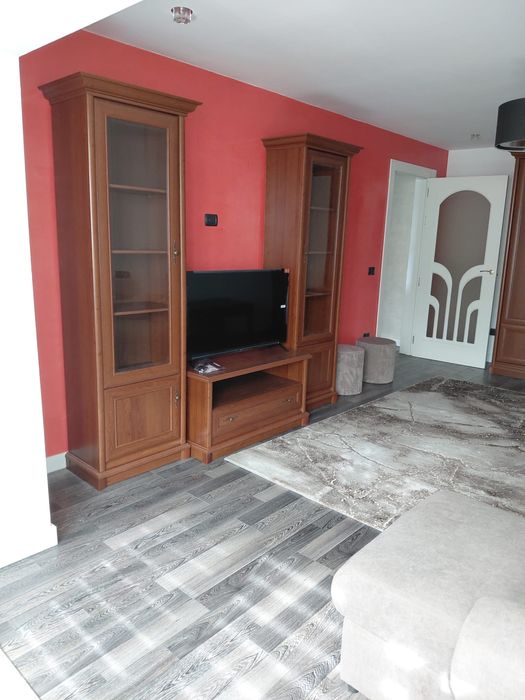 Inchiriez apartament doua camere zona Materna