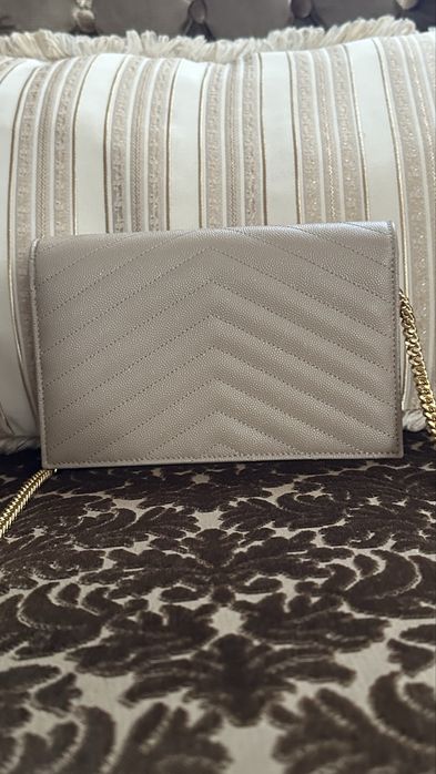 SAINT LAURENT  YSL. CASSANDRE ENVELOPE CHAIN WALLET IN GRAIN DE POUDRE LEATHER