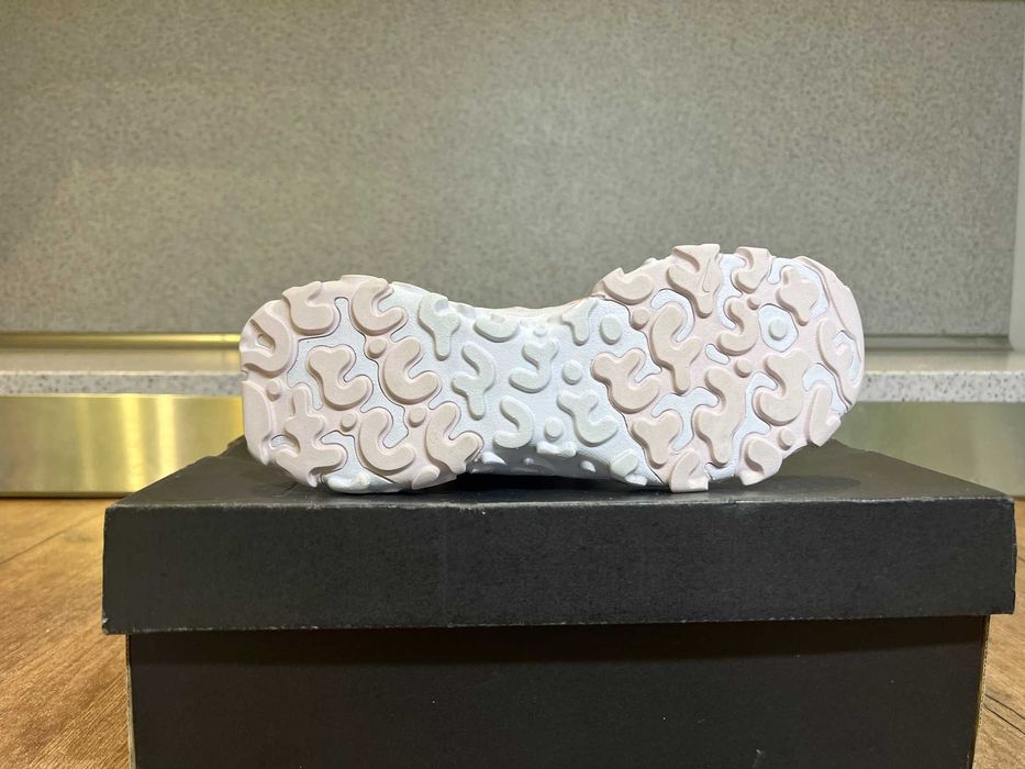 ОРИГИНАЛНИ *** Nike React Vision / Light Violet-White
