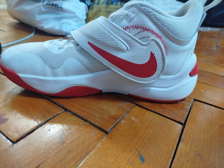 Баскетболни маратонки Nike