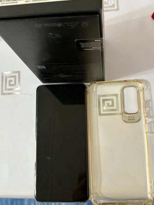 Телефон Samsung S20