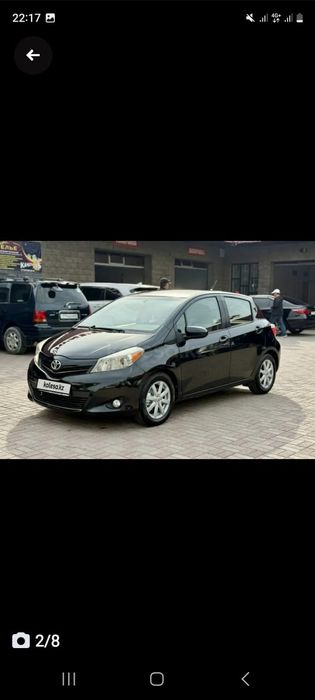 Авто Тойота Ярис 2012 года