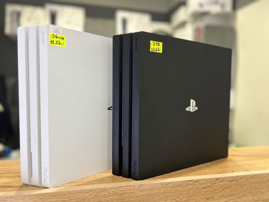 Playstation 4 2 джойстик прошитая +35игр