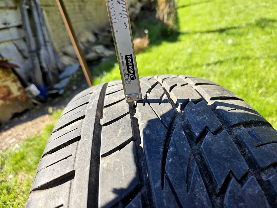 235/65/17 Continental cros contact