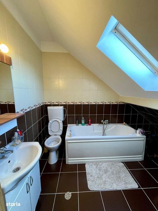 Apartament 3 camere, parcare exterioara, in Manastur.