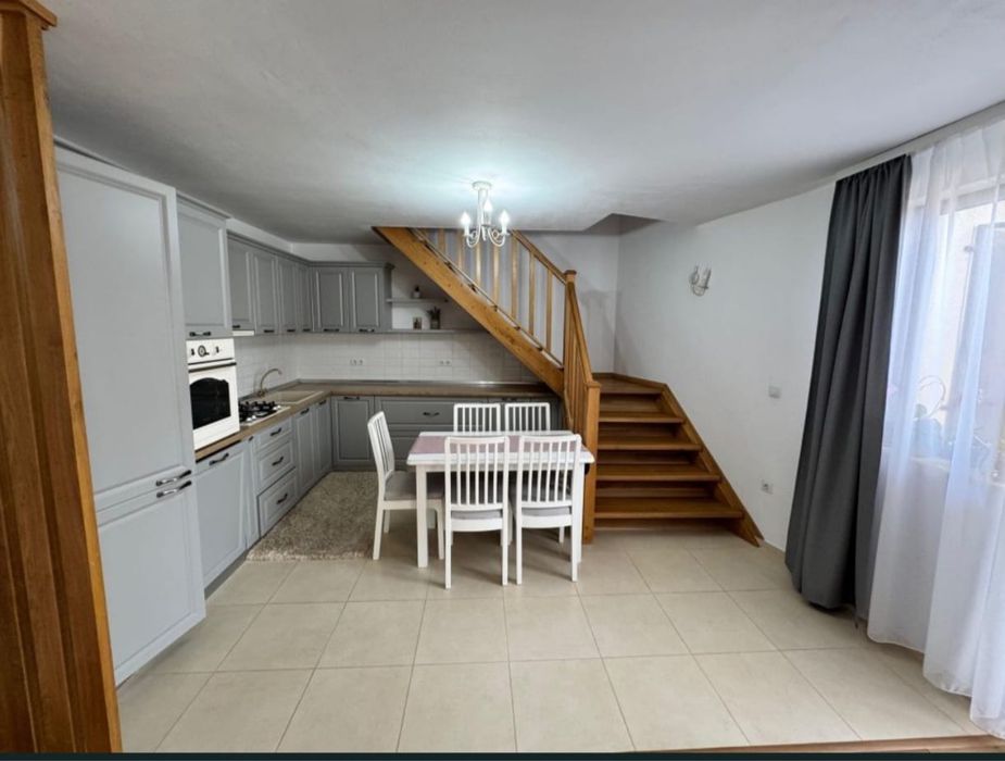 Inchiriez apartament central